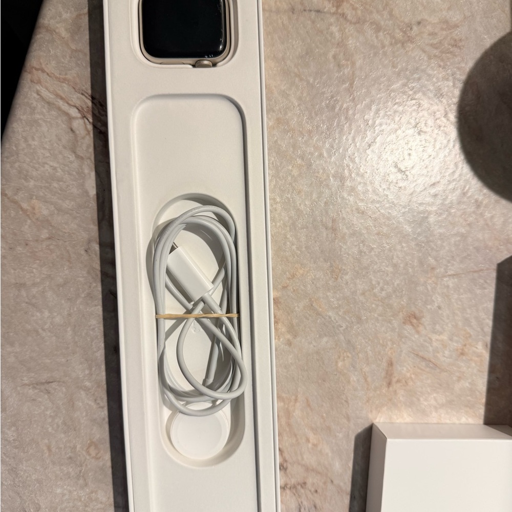 Apple Watch SE - Picture 3 of 6